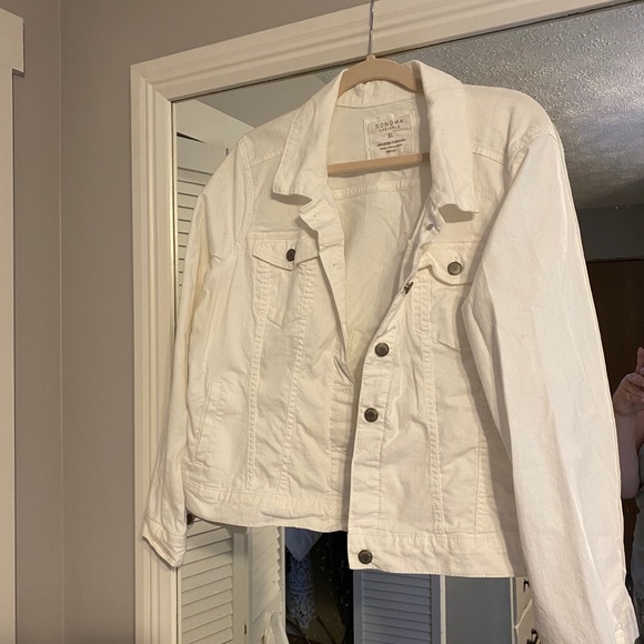 White denim jacket - Picture 1 of 3